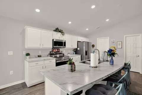 Kitchen - 117 Eagle Summit Dr, Ruskin, FL 33570 photo 3 of 4