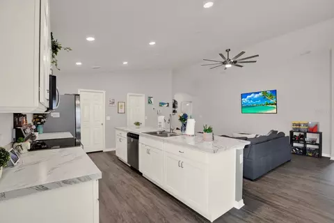 Kitchen - 117 Eagle Summit Dr, Ruskin, FL 33570 photo 2 of 4