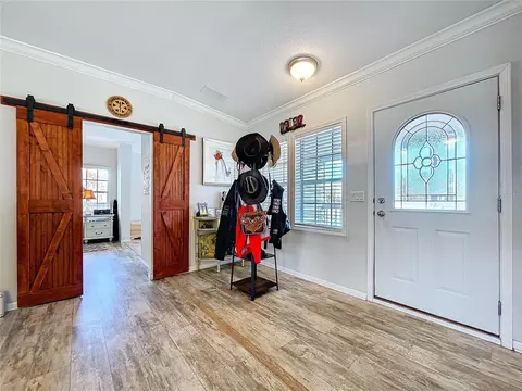 Entry Way - 14890 Cr 757, Webster, FL 33597 photo 2 of 3