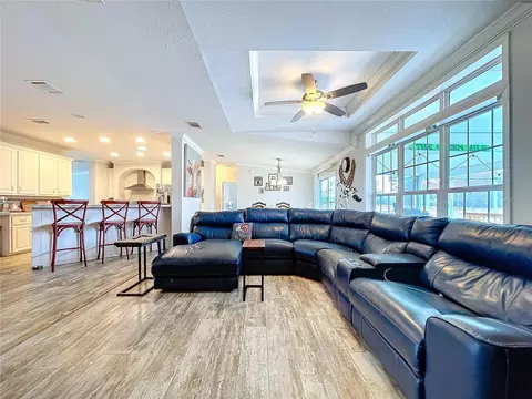 Living - 14890 Cr 757, Webster, FL 33597 photo 3 of 6