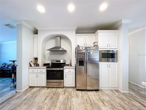 Kitchen - 14890 Cr 757, Webster, FL 33597 photo 5 of 12
