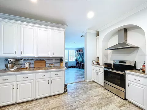 Kitchen - 14890 Cr 757, Webster, FL 33597 photo 6 of 12