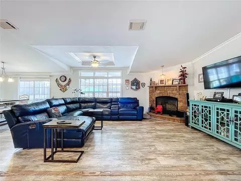 Living - 14890 Cr 757, Webster, FL 33597 photo 2 of 6