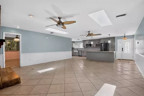 Living - 408 Palm Ave, Ormond Beach, FL 32174 photo 3 of 5