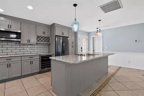Kitchen - 408 Palm Ave, Ormond Beach, FL 32174 photo 4 of 8