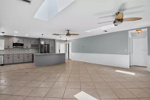 Living - 408 Palm Ave, Ormond Beach, FL 32174 photo 4 of 5
