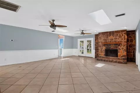 Living - 408 Palm Ave, Ormond Beach, FL 32174 photo 2 of 5