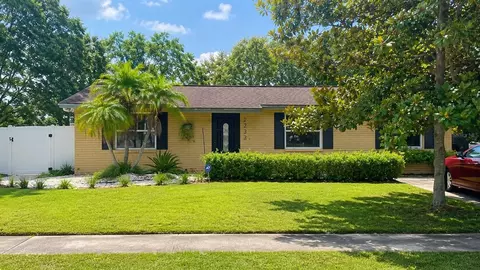 2232 Selkirk St, Valrico, FL 33594