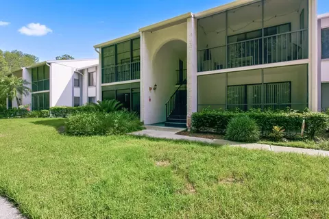 1204 Pine Ridge Cir W #C1, Tarpon Springs, FL 34688