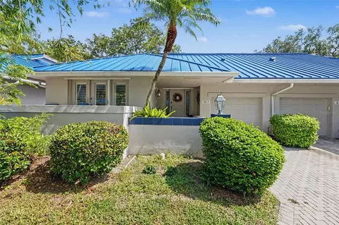 1683 Watermark Cir NE, Saint Petersburg, FL 33702