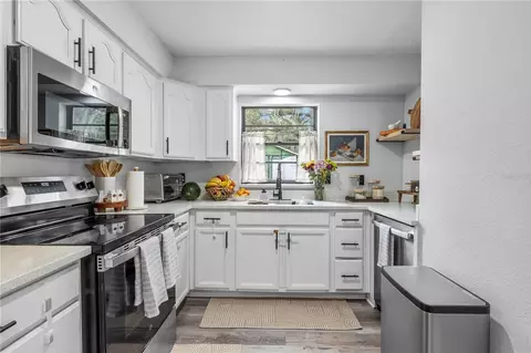 Kitchen - 2118 E Keysville Rd, Lithia, FL 33547 photo 1 of 2