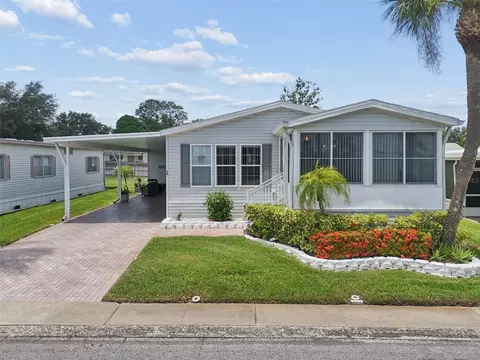 18 Mountain Laurel Dr, Palm Harbor, FL 34684