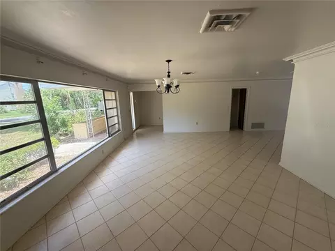 Living - 1015 E Mann Rd, Bartow, FL 33830 photo 2 of 7