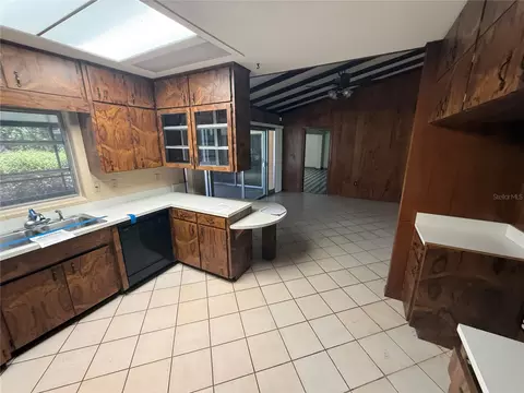 Kitchen - 1015 E Mann Rd, Bartow, FL 33830 photo 2 of 2