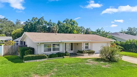 1067 44th Ave NE, Saint Petersburg, FL 33703