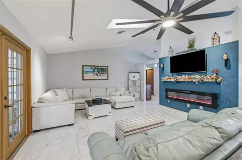 Living - 10752 126th Ave, Largo, FL 33778 photo 1 of 2