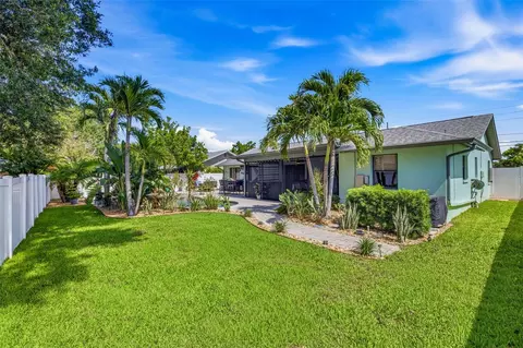 Exterior - 10752 126th Ave, Largo, FL 33778 photo 12 of 13