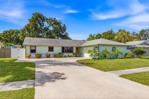 Exterior - 10752 126th Ave, Largo, FL 33778 photo 2 of 13