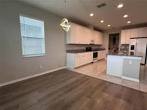 Kitchen - 4917 Eagle Rock Dr, Wimauma, FL 33598 photo 1 of 6