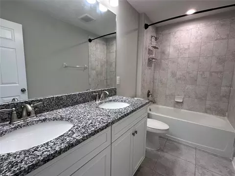 Bath - 4917 Eagle Rock Dr, Wimauma, FL 33598 photo 3 of 4