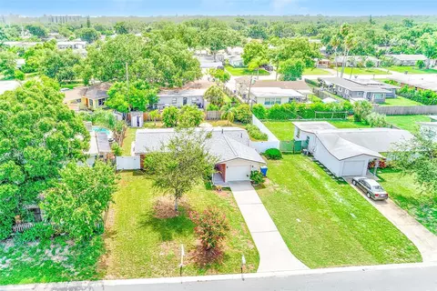 View/Area - 929 Britton St, Largo, FL 33770 photo 4 of 8