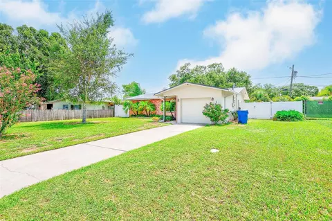 Exterior - 929 Britton St, Largo, FL 33770 photo 4 of 8