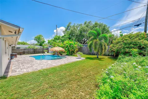 Exterior - 929 Britton St, Largo, FL 33770 photo 6 of 8