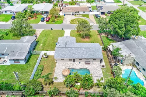 View/Area - 929 Britton St, Largo, FL 33770 photo 1 of 8