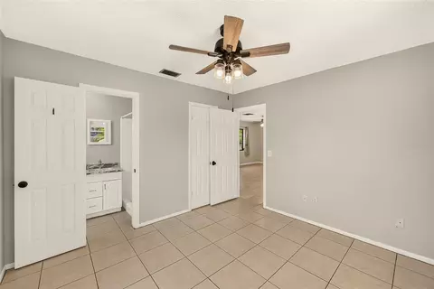Bedroom - 929 Britton St, Largo, FL 33770 photo 3 of 7