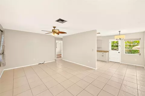 Living - 929 Britton St, Largo, FL 33770 photo 2 of 3