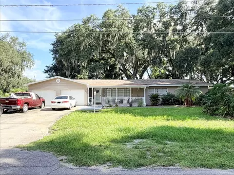 2028 Pleasant Acre Dr, Plant City, FL 33566