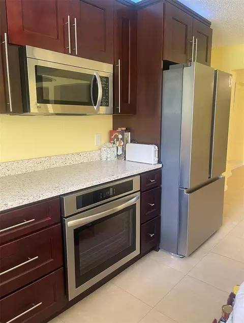 Kitchen - 331 Shore Dr E, Oldsmar, FL 34677 photo 3 of 4