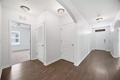 Entry Way - 5272 11th St E, Bradenton, FL 34203 photo 3 of 5