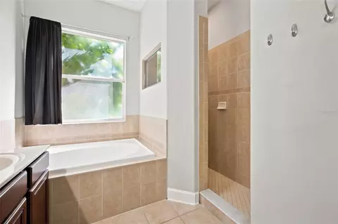 Bath - 5517 Greystone Dr, Spring Hill, FL 34609 photo 2 of 5