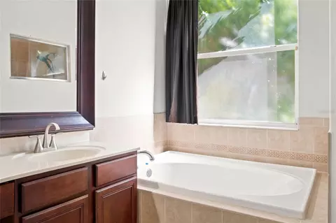 Bath - 5517 Greystone Dr, Spring Hill, FL 34609 photo 3 of 5