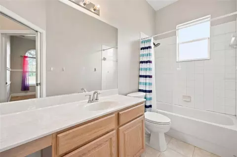 Bath - 5517 Greystone Dr, Spring Hill, FL 34609 photo 4 of 5