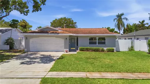5920 Denver St NE, Saint Petersburg, FL 33703