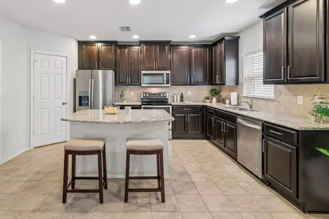 Kitchen - 4741 Chatterton Way, Riverview, FL 33578 photo 2 of 3