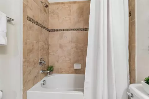 Bath - 4741 Chatterton Way, Riverview, FL 33578 photo 6 of 6