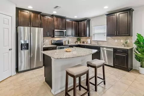 Kitchen - 4741 Chatterton Way, Riverview, FL 33578 photo 1 of 3