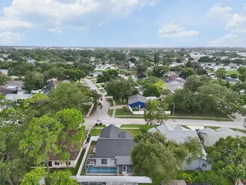 View/Area - 12041 68th St, Largo, FL 33773 photo 2 of 3
