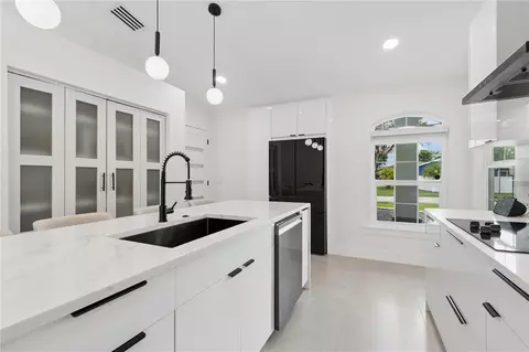 Kitchen - 12041 68th St, Largo, FL 33773 photo 5 of 7