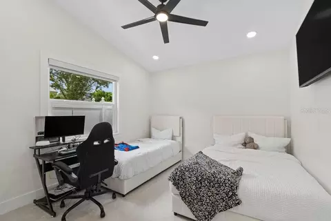 Bedroom - 12041 68th St, Largo, FL 33773 photo 6 of 6