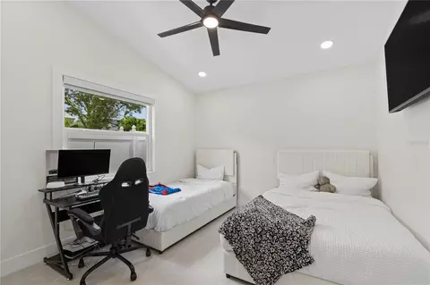 Bedroom - 12041 68th St, Largo, FL 33773 photo 8 of 8