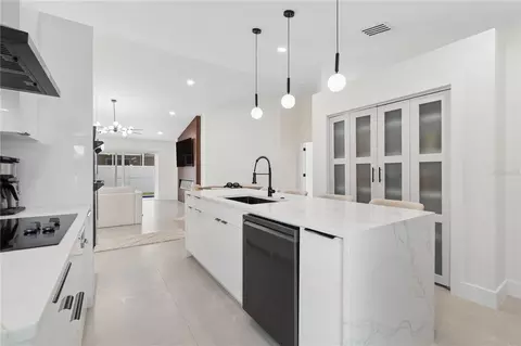 Kitchen - 12041 68th St, Largo, FL 33773 photo 4 of 7