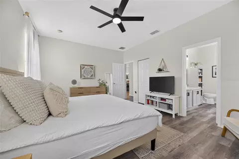 Bedroom - 203 Star Shell Dr, Apollo Beach, FL 33572 photo 3 of 10