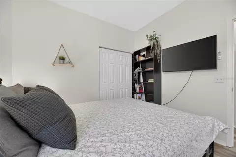 Bedroom - 203 Star Shell Dr, Apollo Beach, FL 33572 photo 6 of 10