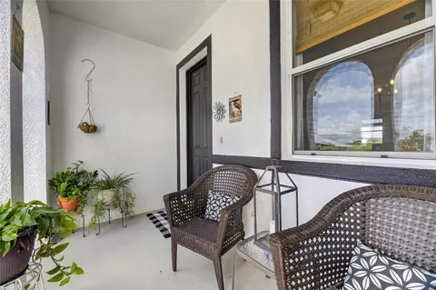 Exterior - 203 Star Shell Dr, Apollo Beach, FL 33572 photo 3 of 16