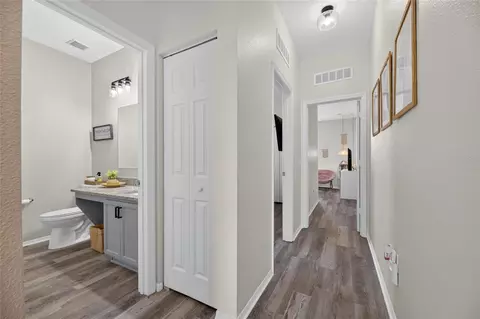 Entry Way - 203 Star Shell Dr, Apollo Beach, FL 33572 photo 4 of 4