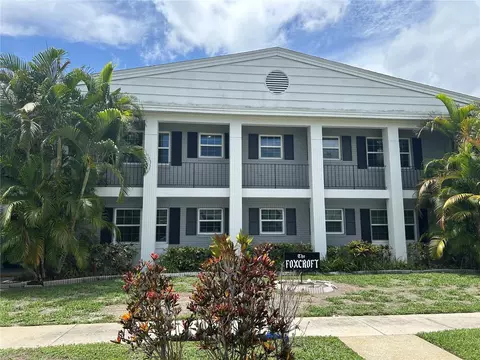 300 35th Ave N #F8, Saint Petersburg, FL 33704